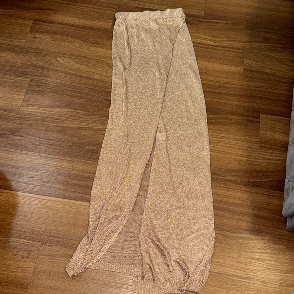 Super down metallic knitted  rose gold Maxi skirt - Picture 5 of 8